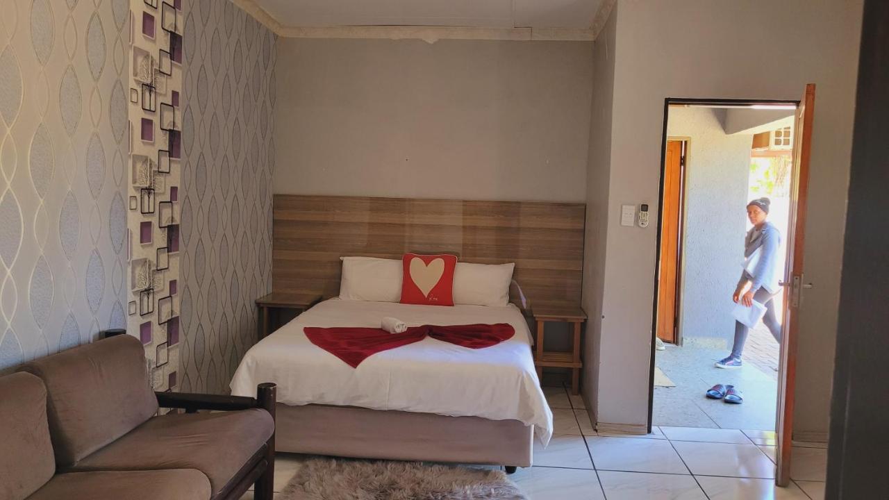 Pab-Love Guest House Kuruman Exterior foto